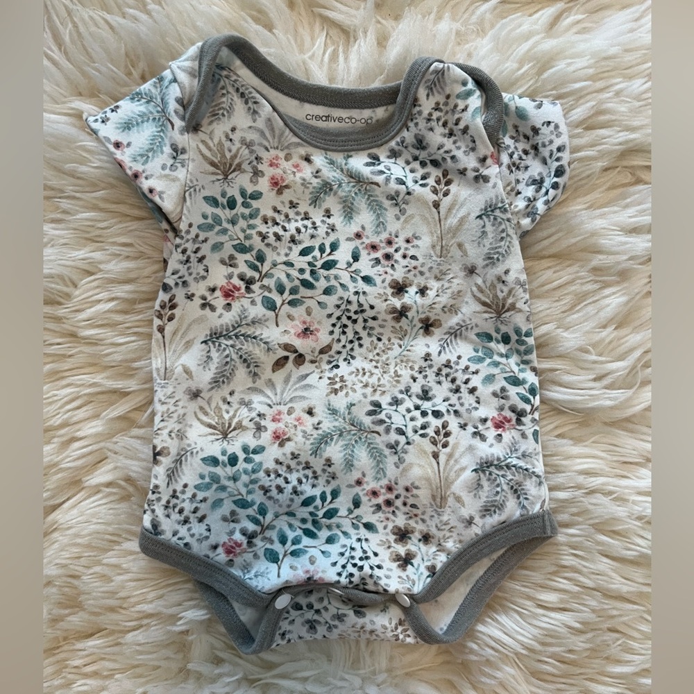Creative Co-Op cotton & spandex floral onesie, short sleeve, bottom snaps, 3-6M